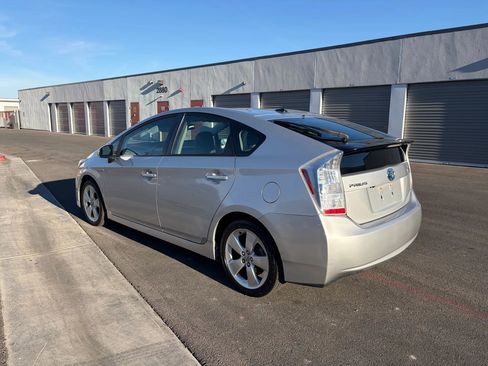 Used 2011 Toyota Prius Four image 3