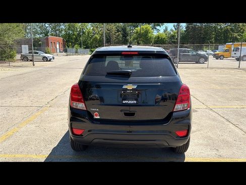 Used 2022 Chevrolet Trax LS w/ Tint and Cruise Package FWD image 29