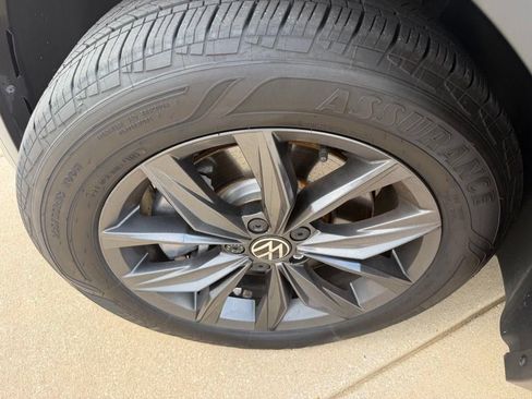 Used 2023 Volkswagen Tiguan SE FWD image 27