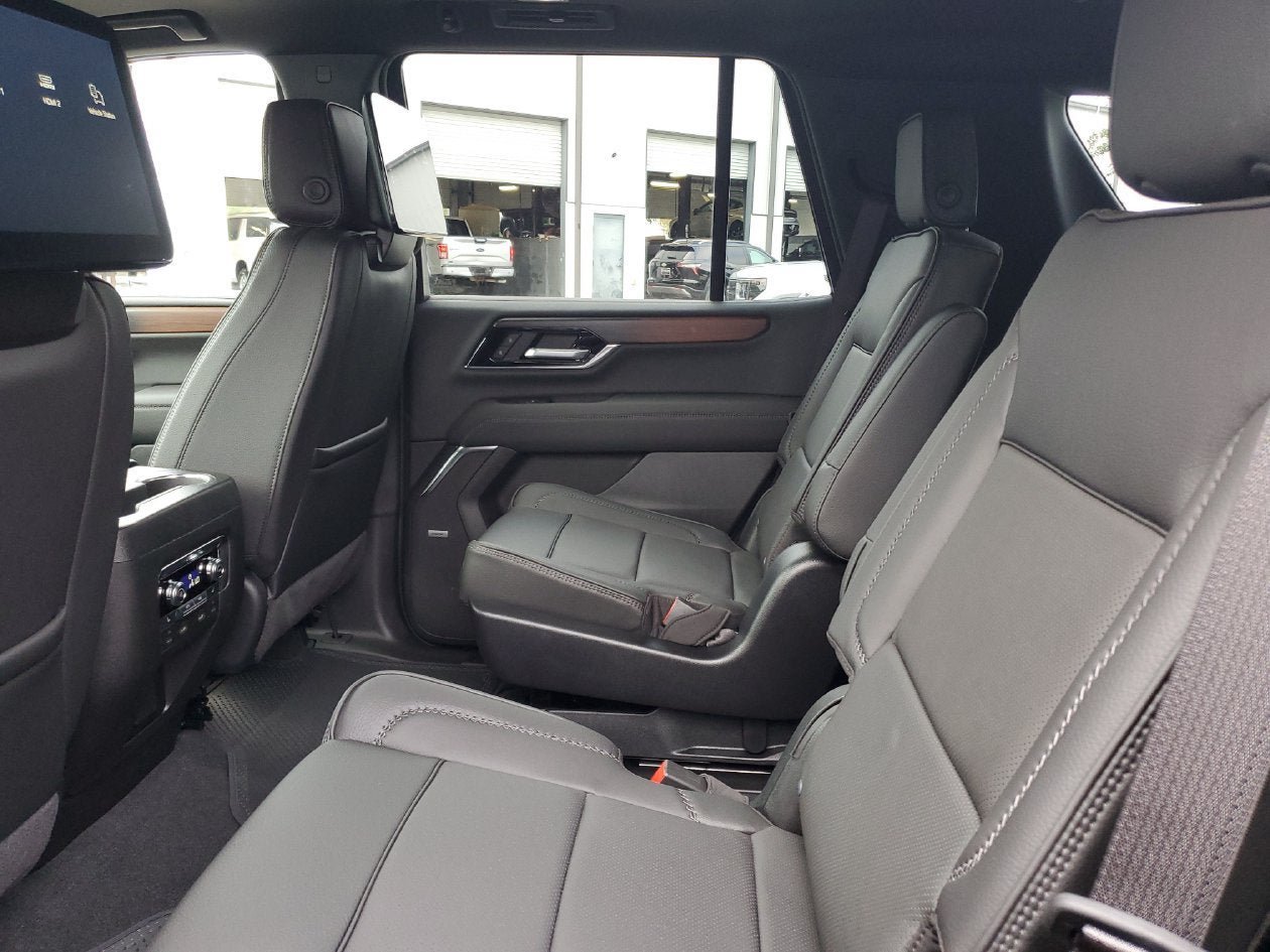New 2026 GMC Yukon Denali w/ Denali Reserve Package AWD/4WD image 11