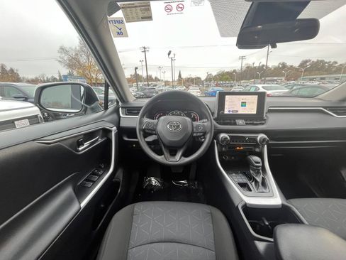 Used 2025 Toyota RAV4 XLE image 35