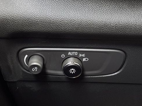 Used 2023 Buick Envision Essence w/ Sport Touring Package FWD image 22