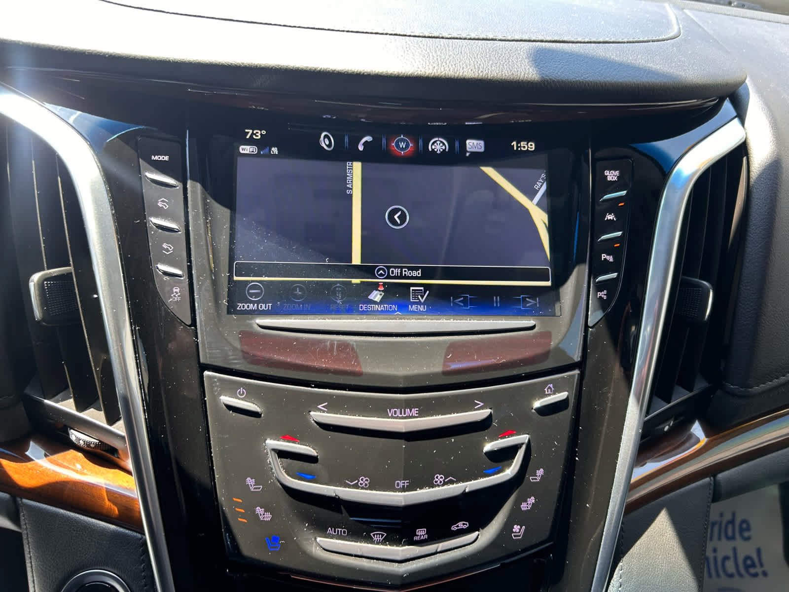 Used 2019 Cadillac Escalade Premium Luxury AWD/4WD image 2