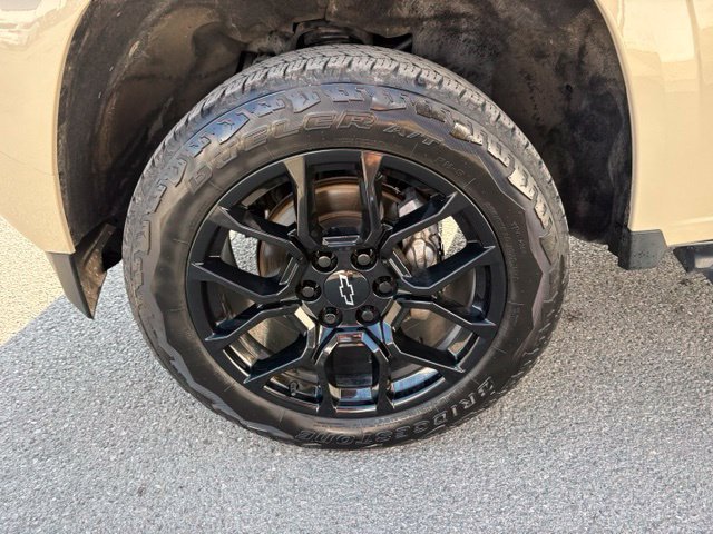 Used 2024 Chevrolet Colorado Z71 w/ LPO, Dark Essentials Package AWD/4WD image 13