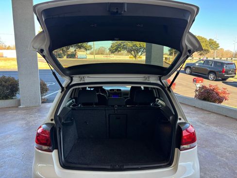 Used 2014 Volkswagen Golf 4-Door image 22