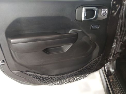 Used 2021 Jeep Wrangler Freedom Edition image 18