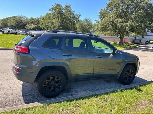 Used 2016 Jeep Cherokee Trailhawk w/ Leather Interior Group AWD/4WD image 6