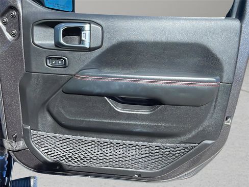 Used 2024 Jeep Wrangler Unlimited Rubicon w/ Technology Group image 12