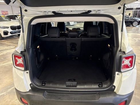 Used 2016 Jeep Renegade Limited image 24