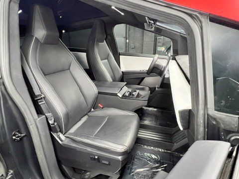Used 2025 Tesla Cybertruck Cyberbeast AWD/4WD image 8