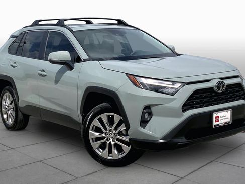 Used 2023 Toyota RAV4 XLE Premium FWD image 3