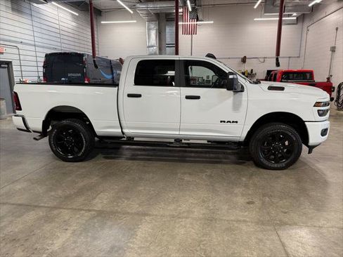 Certified 2025 RAM 2500 Big Horn AWD/4WD image 4