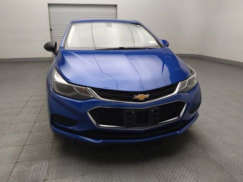Used 2018 Chevrolet Cruze LT w/ Convenience Package FWD image 14