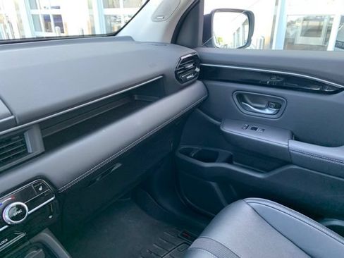 Used 2023 Honda Pilot Touring image 21