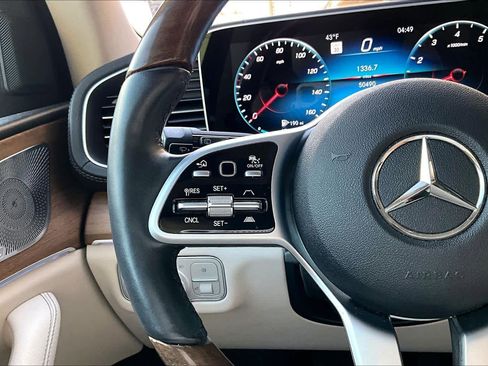 Used 2021 Mercedes-Benz GLS 450 4MATIC image 23