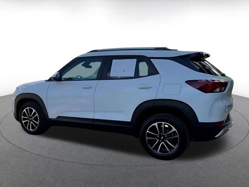 Used 2025 Chevrolet TrailBlazer LT image 9