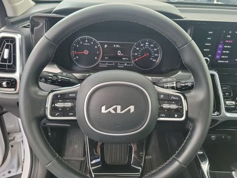 Certified 2022 Kia Sorento SX FWD image 17