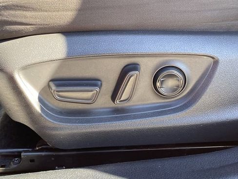 Used 2020 Toyota Camry LE image 15