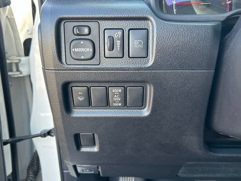 Used 2020 Toyota 4Runner SR5 Premium AWD/4WD image 18