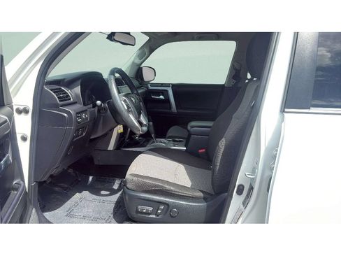 Used 2021 Toyota 4Runner SR5 AWD/4WD image 10