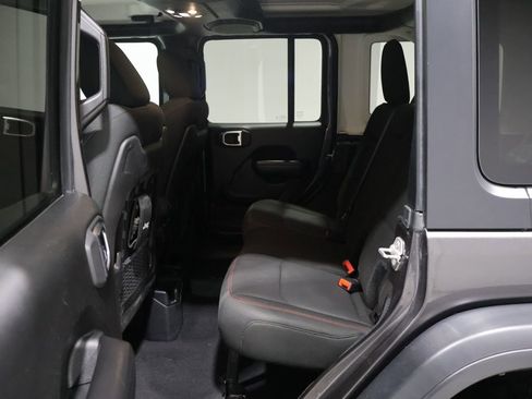 Used 2019 Jeep Wrangler Unlimited Rubicon image 16