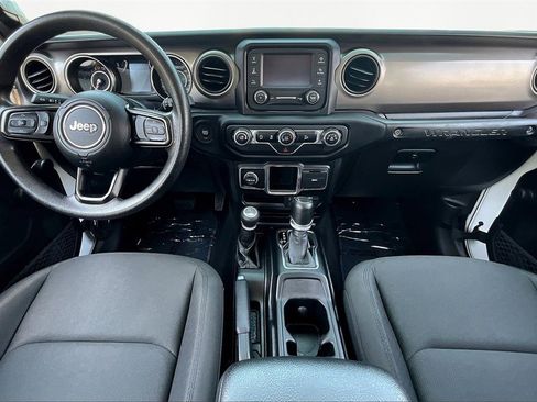Used 2020 Jeep Wrangler Unlimited Willys image 16