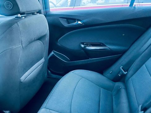 Used 2018 Chevrolet Cruze LT w/ Convenience Package image 30