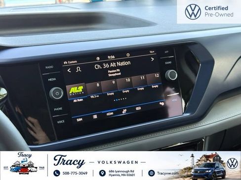 Certified 2023 Volkswagen Taos SE w/ Panoramic Sunroof Package AWD/4WD image 16
