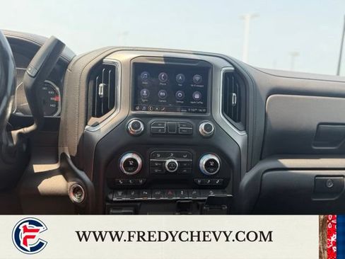 Used 2020 GMC Sierra 2500 Denali w/ Denali Ultimate Package AWD/4WD image 18