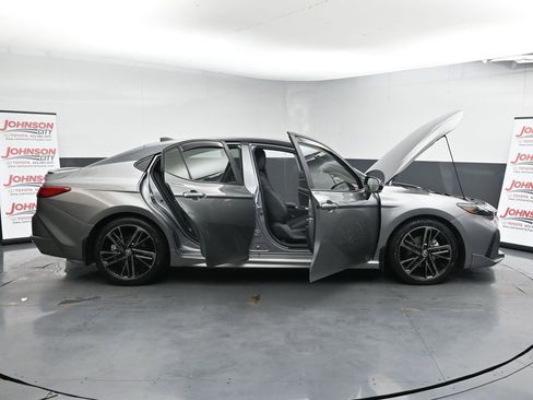 Used 2025 Toyota Camry XSE image 41