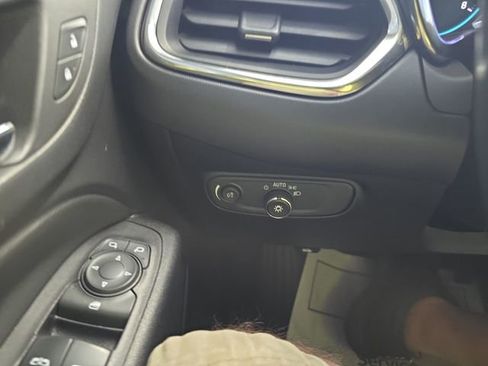 Used 2019 Chevrolet Equinox LT image 20