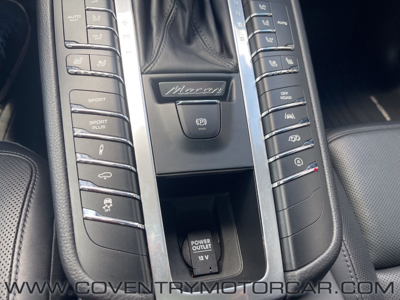 Used 2018 Porsche Macan GTS AWD/4WD image 29