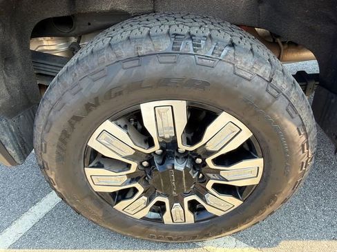 Used 2025 GMC Sierra 2500 Denali w/ Denali Reserve Package image 17