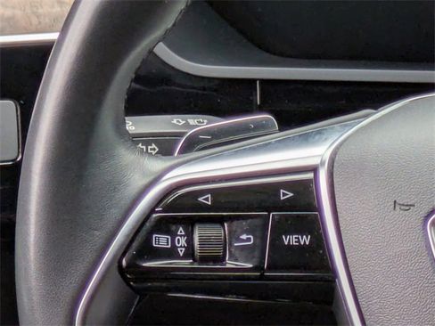 Used 2022 Audi e-tron Premium w/ Convenience Plus Package image 23