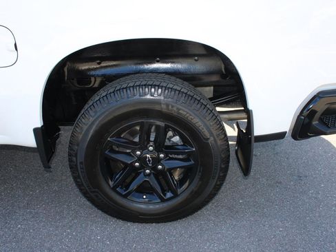 Used 2019 Chevrolet Silverado 1500 LT Trail Boss w/ Convenience Package image 4