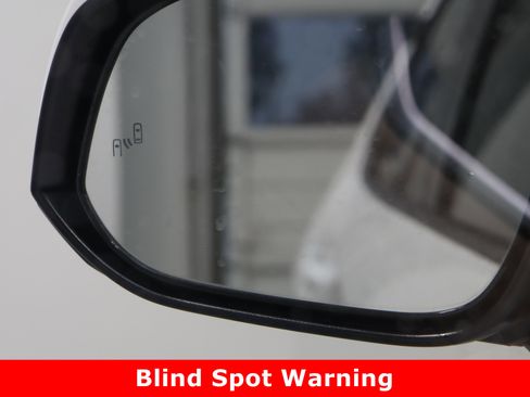 Used 2021 Toyota RAV4 XLE image 22