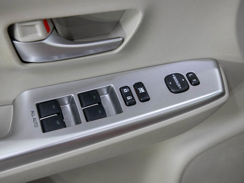 Used 2014 Toyota Prius V Three FWD image 20