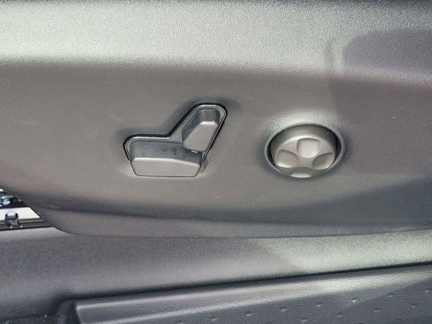 New 2026 Chrysler Voyager LX FWD image 29