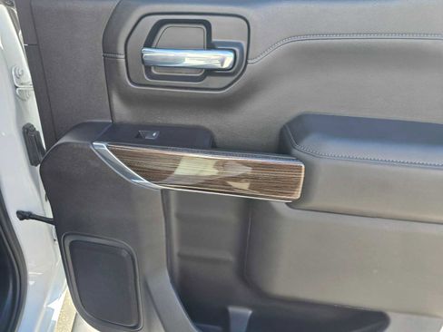 Used 2022 Chevrolet Silverado 1500 LT Trail Boss w/ Convenience Package II image 13