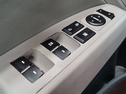 Used 2018 Hyundai Elantra SEL FWD image 27