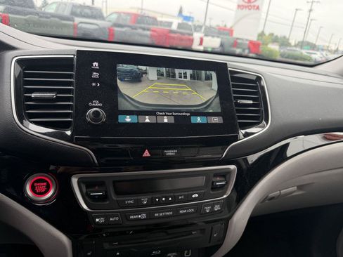 Used 2020 Honda Pilot Touring image 21
