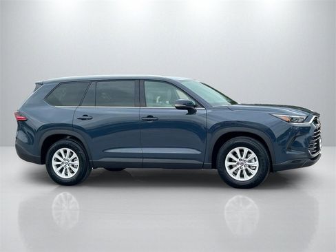 Used 2026 Toyota Grand Highlander XLE image 4