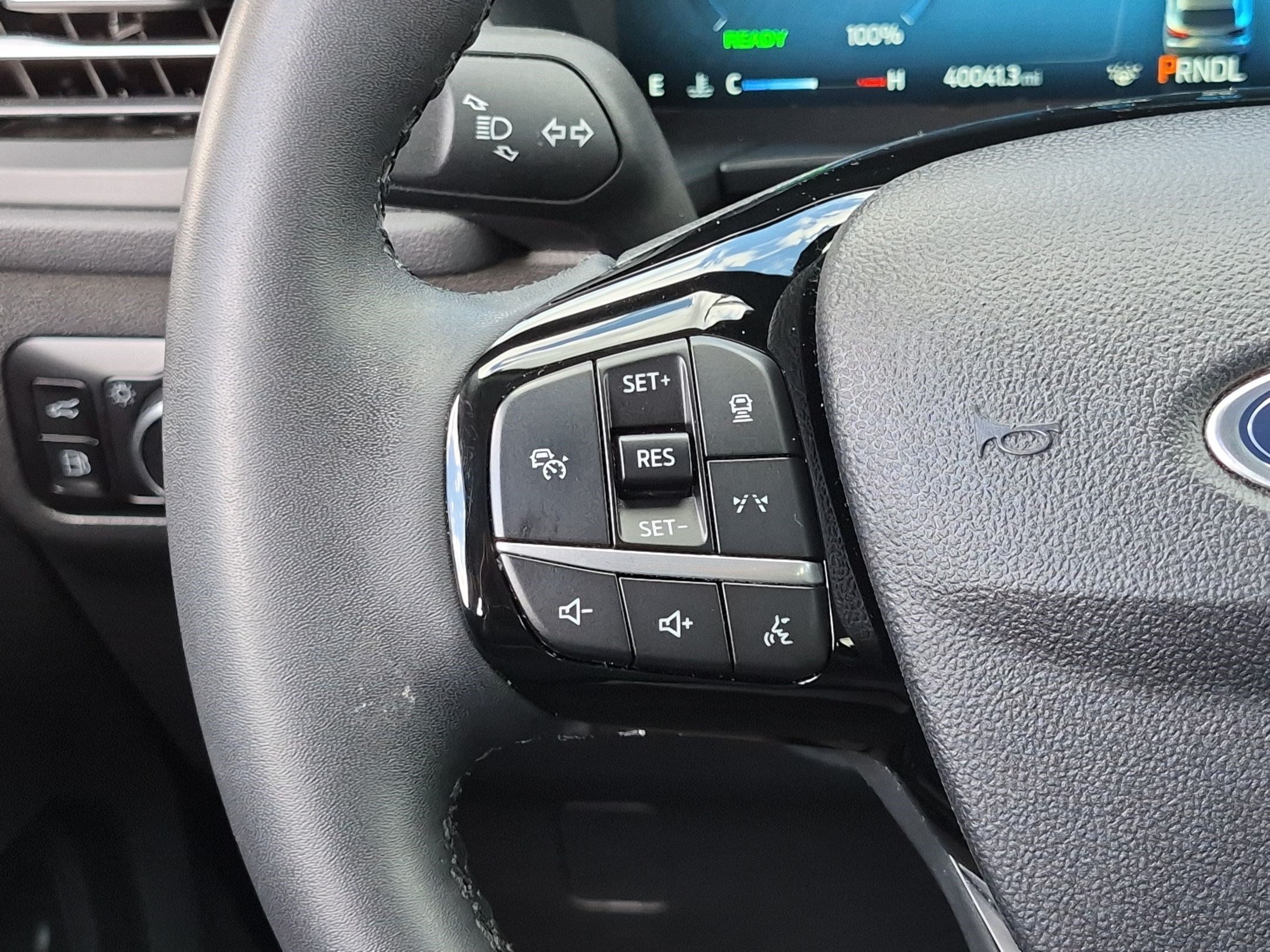 Used 2023 Ford Escape Platinum w/ Class II Trailer Tow Package AWD/4WD image 19