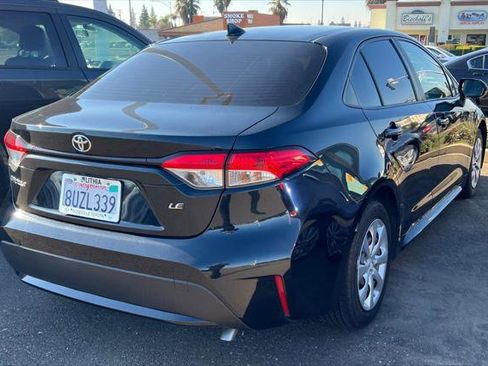Certified 2021 Toyota Corolla LE image 2