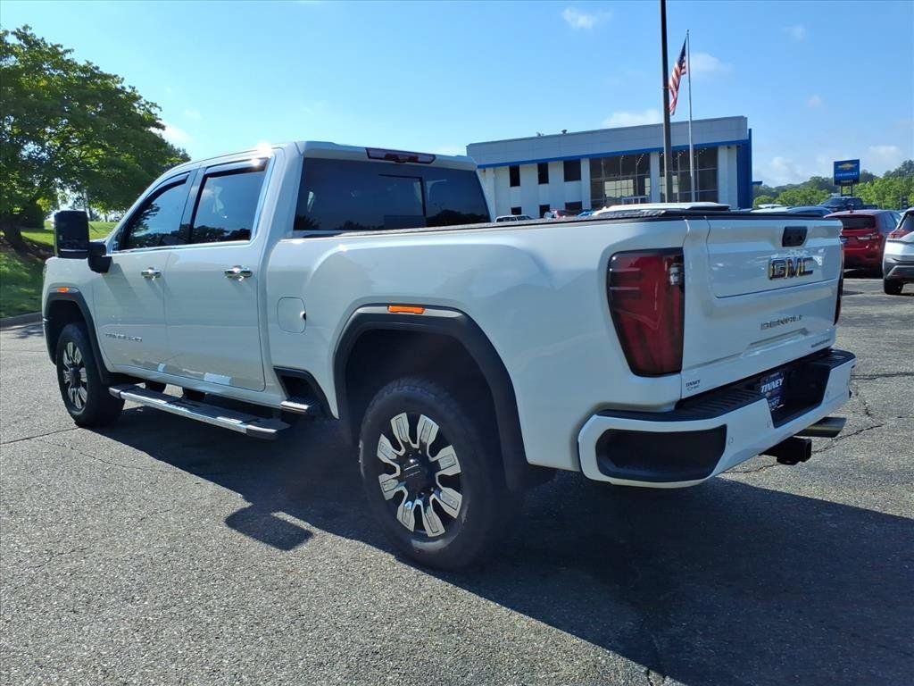 Used 2025 GMC Sierra 2500 Denali w/ Technology Package AWD/4WD image 5