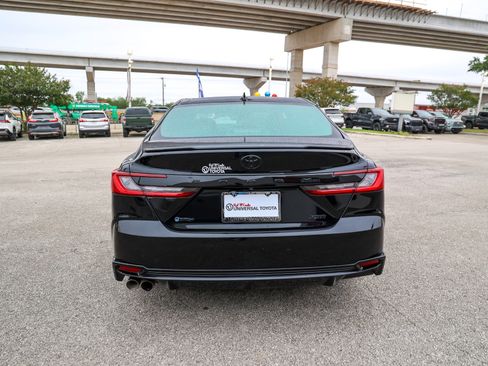 Used 2025 Toyota Camry XSE FWD image 8