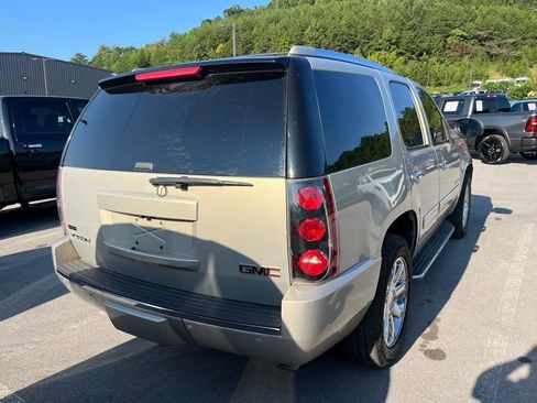 Used 2010 GMC Yukon Denali AWD/4WD image 4