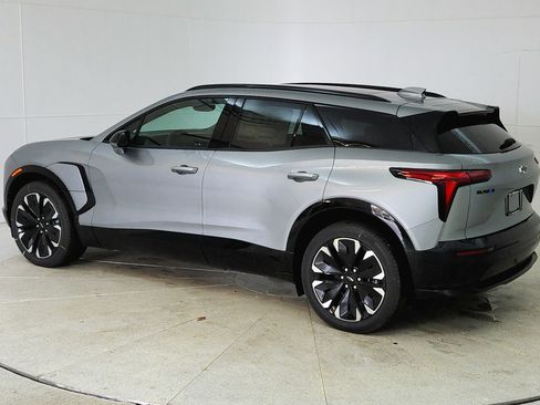 New 2025 Chevrolet Blazer EV RS image 5