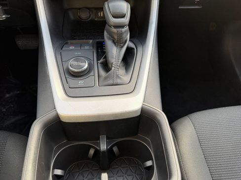 Used 2025 Toyota RAV4 LE image 40