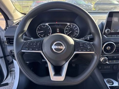 Used 2024 Nissan Sentra SV FWD image 16